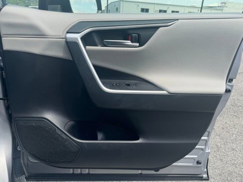 Used 2019 Toyota RAV4 Limited image 21