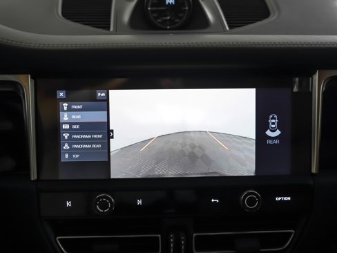 Certified 2023 Porsche Macan image 24