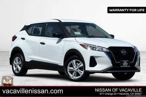 Certified 2025 Nissan Kicks Play S image 1