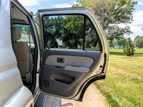 Used 2001 Toyota 4Runner SR5 image 21