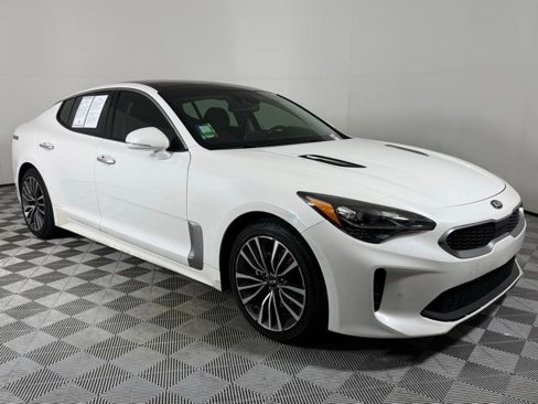 Used 2018 Kia Stinger Premium image 10