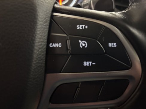Used 2020 Jeep Cherokee Latitude Plus w/ Cold Weather Group image 19
