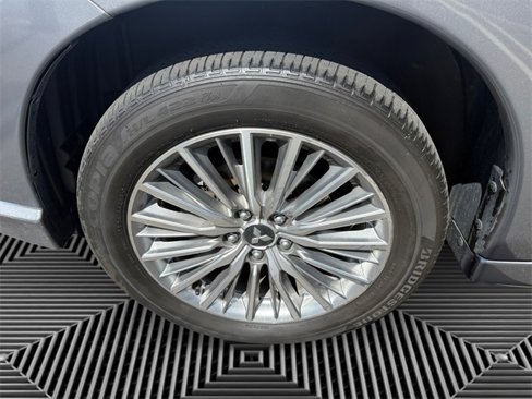 Used 2022 Mitsubishi Outlander LE image 14
