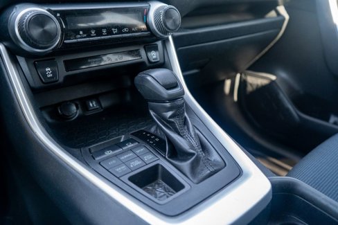 Used 2019 Toyota RAV4 LE image 19