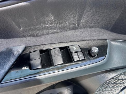 Used 2021 Toyota Prius L Eco image 16