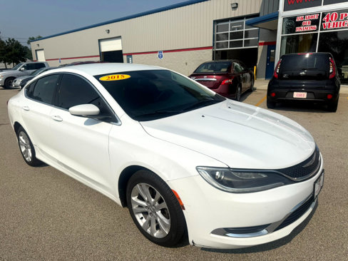 Used 2015 Chrysler 200 Limited w/ Convenience Group image 3