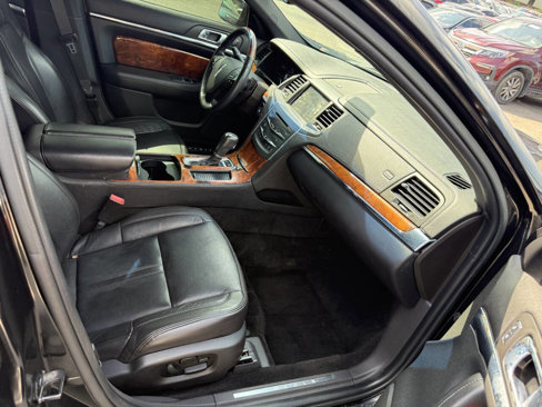 Used 2015 Lincoln MKS AWD w/ Equipment Group 101A image 15