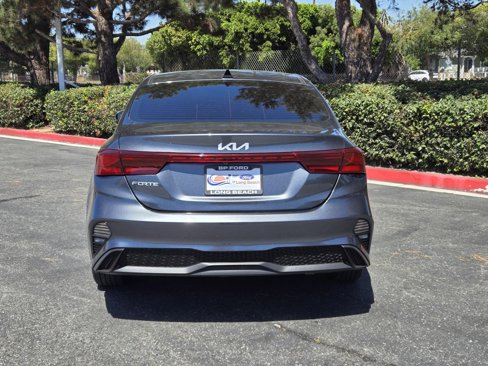 Used 2022 Kia Forte LXS w/ LXS Technology Package image 5