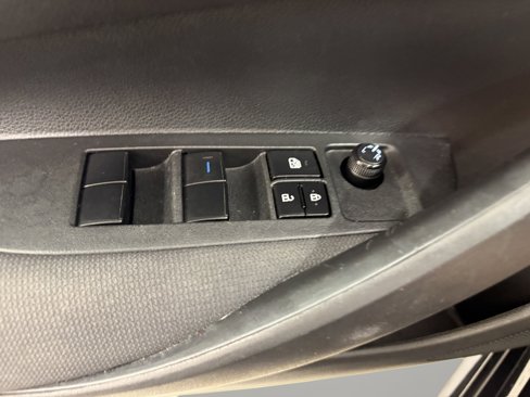 Used 2021 Toyota Corolla LE image 24