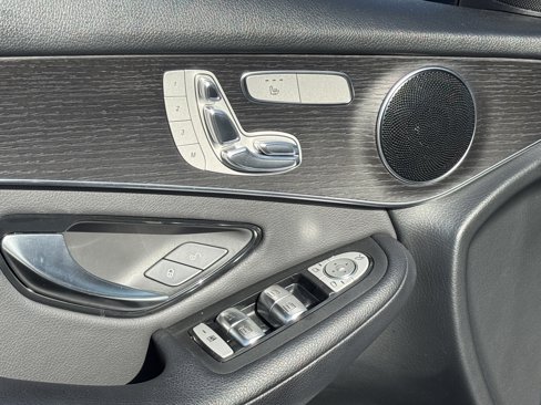 Used 2020 Mercedes-Benz GLC 300 image 17