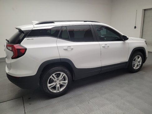 Used 2023 GMC Terrain SLE w/ Driver Convenience Package image 10