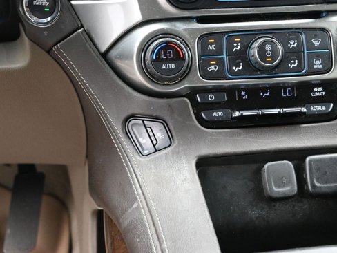 Used 2019 Chevrolet Tahoe LT w/ Luxury Package image 25