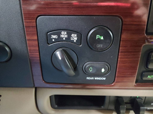 Used 2005 Ford F350 Lariat image 27