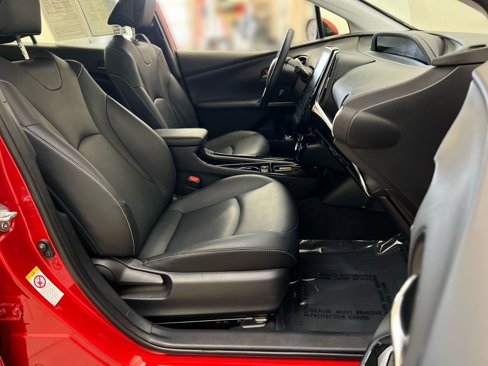 Used 2020 Toyota Prius Prime XLE image 24