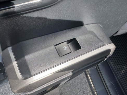 Used 2018 Toyota Tacoma SR5 image 27