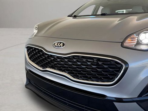 Used 2022 Kia Sportage LX image 2