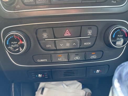 Used 2014 Kia Sorento SX image 3