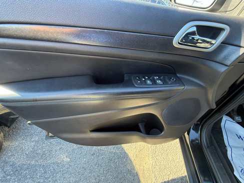 Used 2018 Jeep Grand Cherokee Laredo image 27