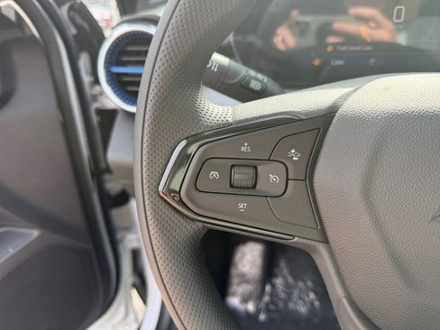 New 2025 Chevrolet Trax LT image 17
