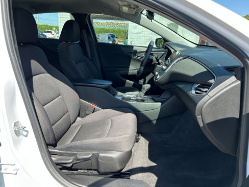 Used 2024 Chevrolet Malibu LT image 36