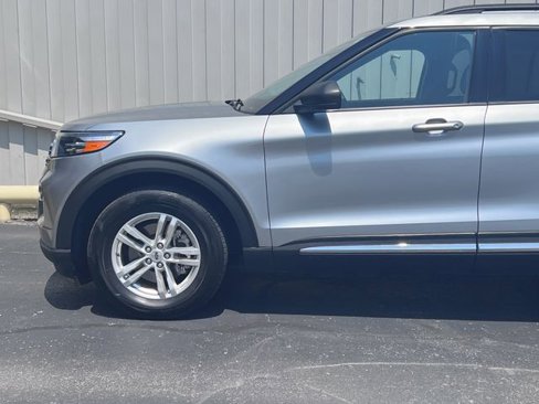 Used 2023 Ford Explorer XLT w/ Equipment Group 202A image 16