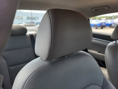 Used 2020 Hyundai Elantra Limited image 13
