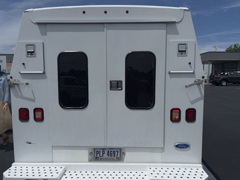 Used 2011 Ford E-350 and Econoline 350 Super Duty w/ PWR Locks & Windows Group image 4