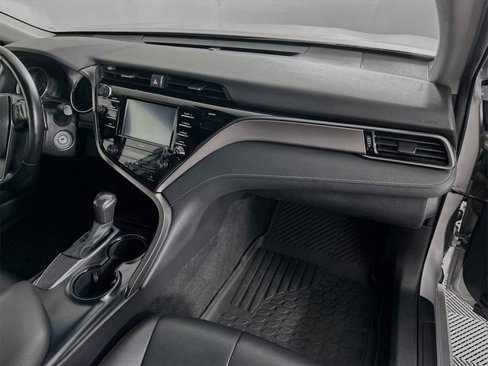 Certified 2020 Toyota Camry SE image 26