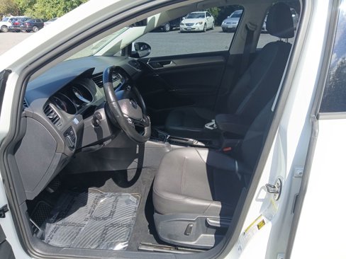 Used 2015 Volkswagen Golf TDI S image 10