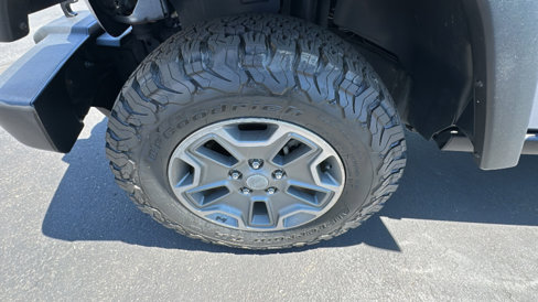 Used 2017 Jeep Wrangler Unlimited Rubicon w/ Connectivity Group image 9