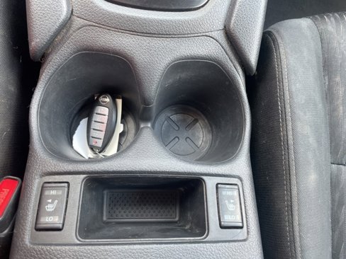 Used 2018 Nissan Rogue SV image 30