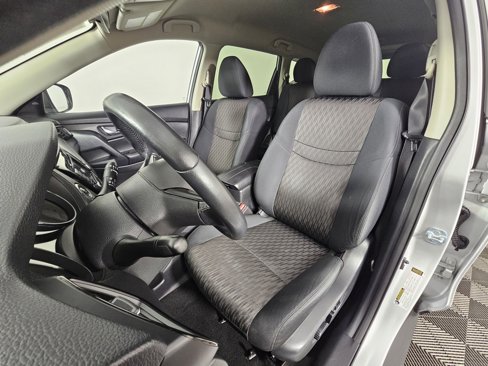 Used 2018 Nissan Rogue SV image 24