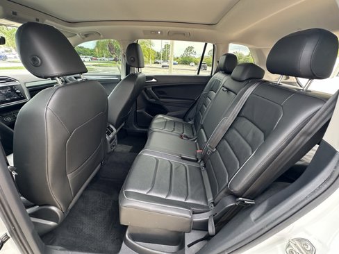 Used 2019 Volkswagen Tiguan SEL Premium image 28