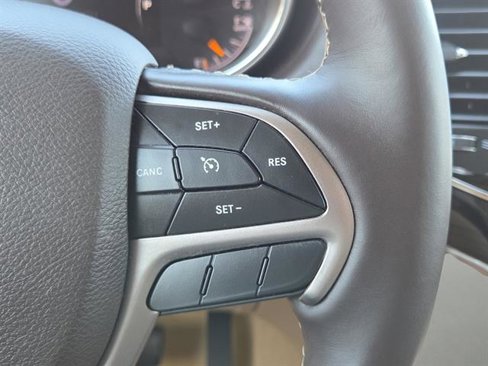 Used 2020 Jeep Grand Cherokee Overland image 23