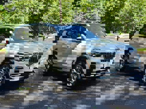 Used 2022 BMW X5 xDrive40i w/ Premium Package image 8