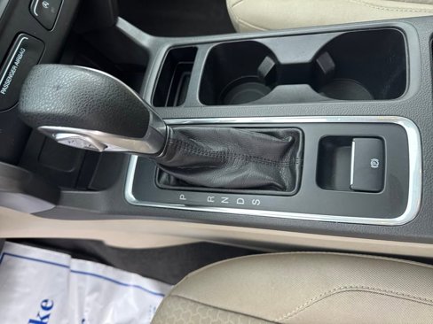 Used 2018 Ford Escape SE image 21