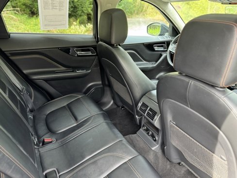 Used 2020 Jaguar F-PACE Prestige image 18