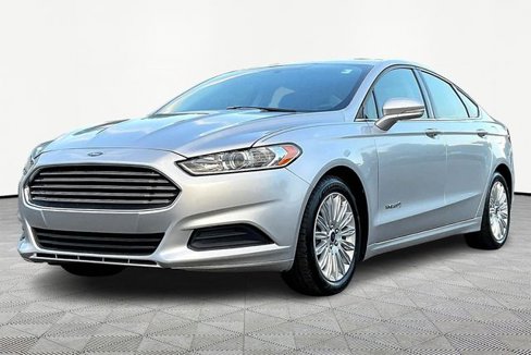 Used 2015 Ford Fusion SE image 3