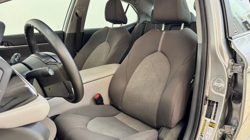Used 2023 Toyota Camry LE image 5