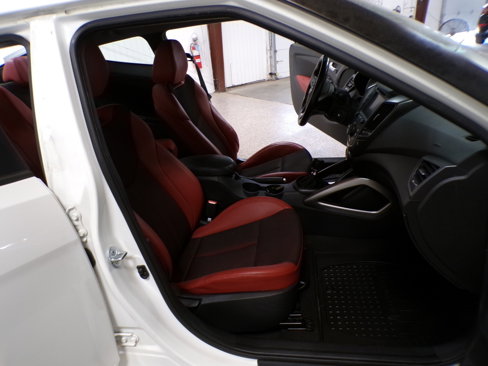 Used 2015 Hyundai Veloster Turbo R-Spec image 14