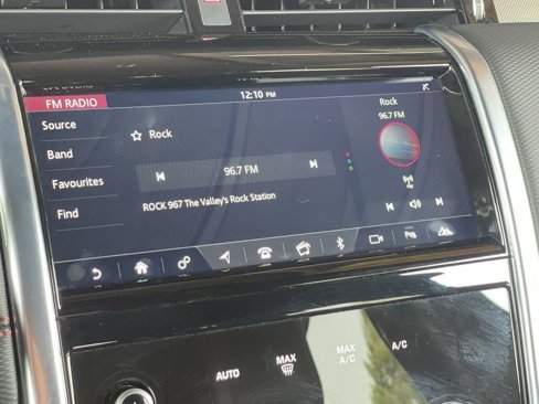Used 2020 Land Rover Discovery Sport SE R-Dynamic image 13