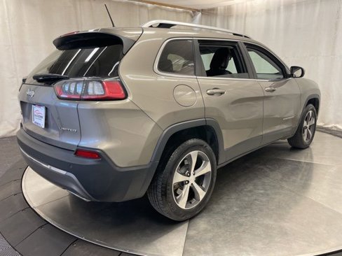 Used 2019 Jeep Cherokee Limited image 7