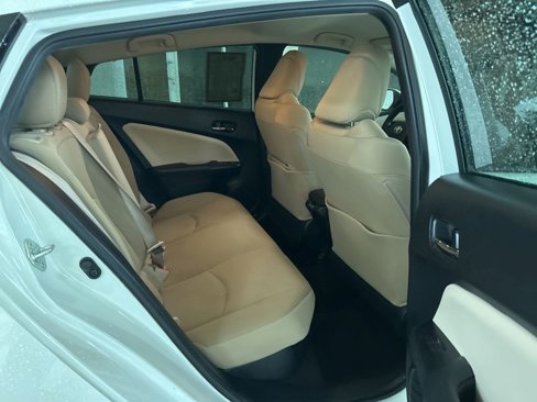 Used 2019 Toyota Prius L Eco image 25
