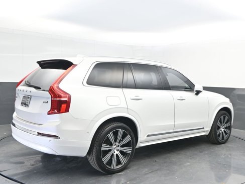 Certified 2024 Volvo XC90 B6 Ultimate w/ Protection Package Premier image 7