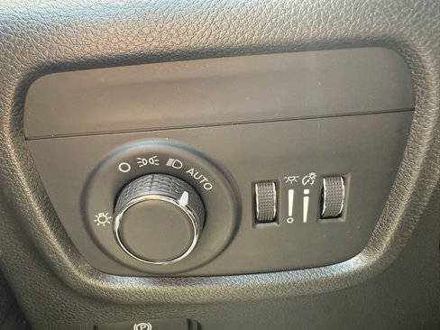 Used 2023 Jeep Grand Cherokee L Laredo image 23