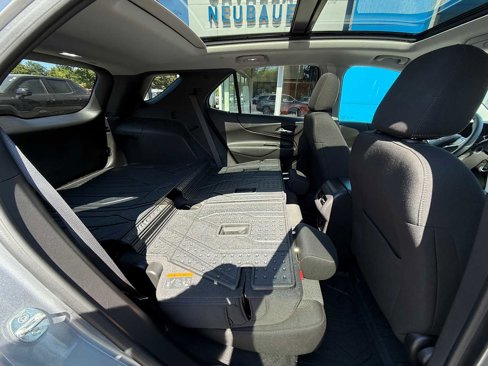 Used 2024 Chevrolet Equinox LT image 35