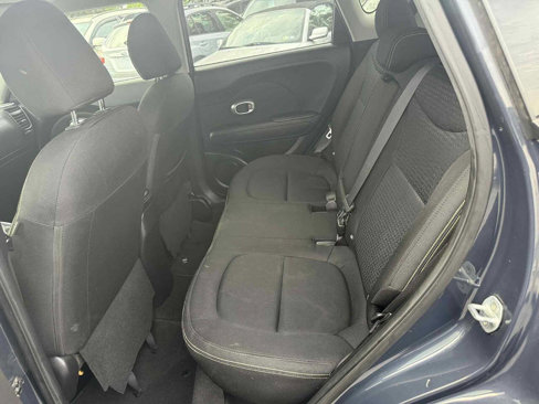 Used 2016 Kia Soul + image 14