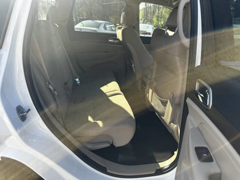 Used 2017 Jeep Grand Cherokee Laredo w/ Quick Order Package 2BE image 21