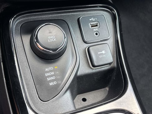 Used 2018 Jeep Compass Limited w/ Navigation Group image 26