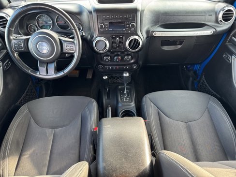 Used 2015 Jeep Wrangler Unlimited Sahara w/ Connectivity Group image 21